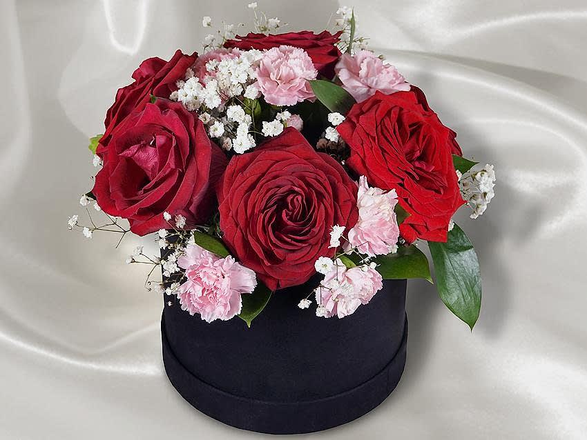 Hat Box (dark) Arrangement