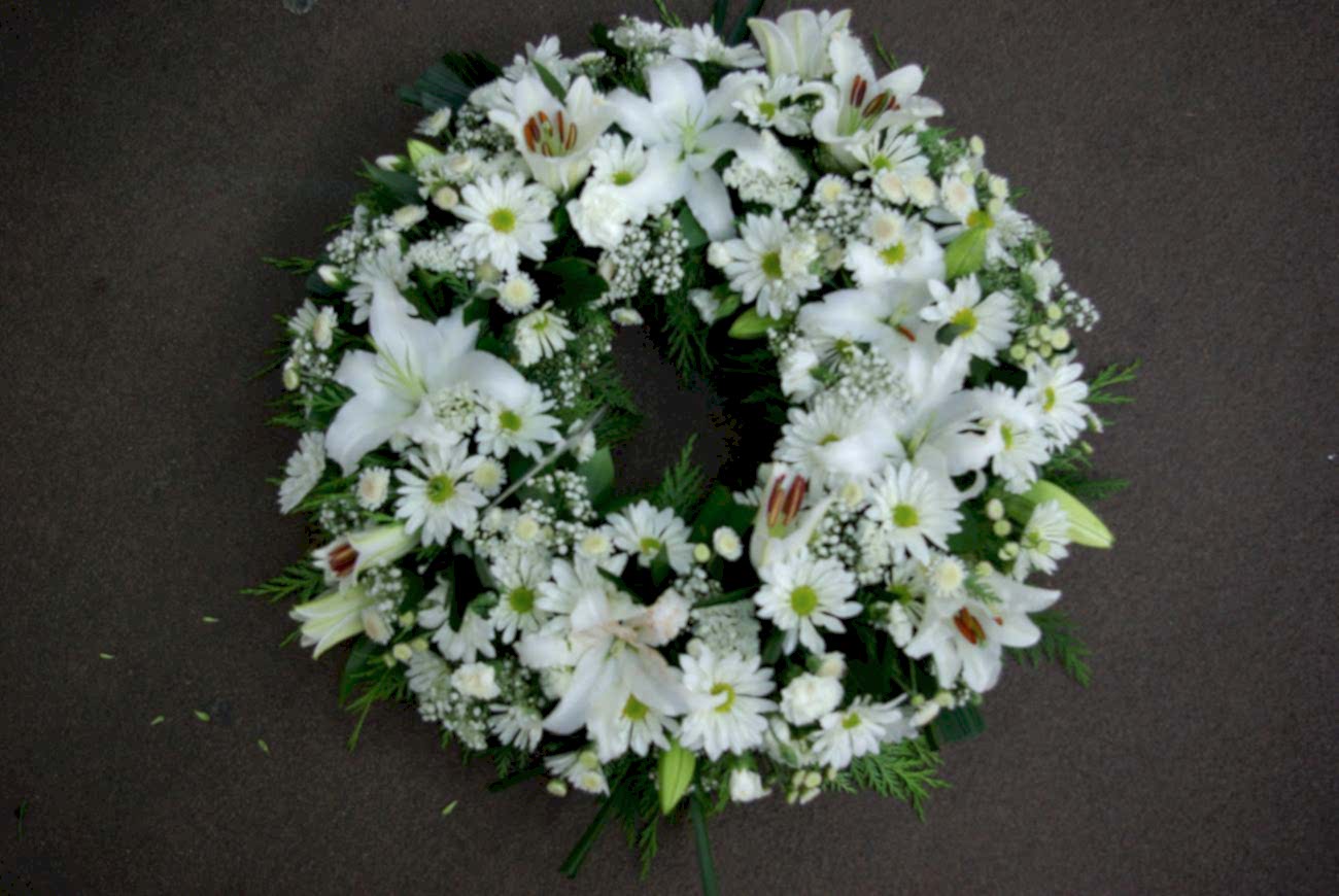 Wreath (All White)